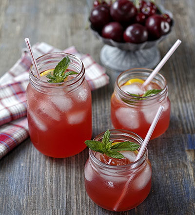 Kirsch-Banane Cocktail mit INSTICK